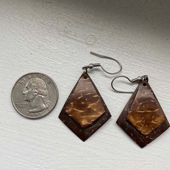 Coconut shell earrings - Picture 1 of 1
